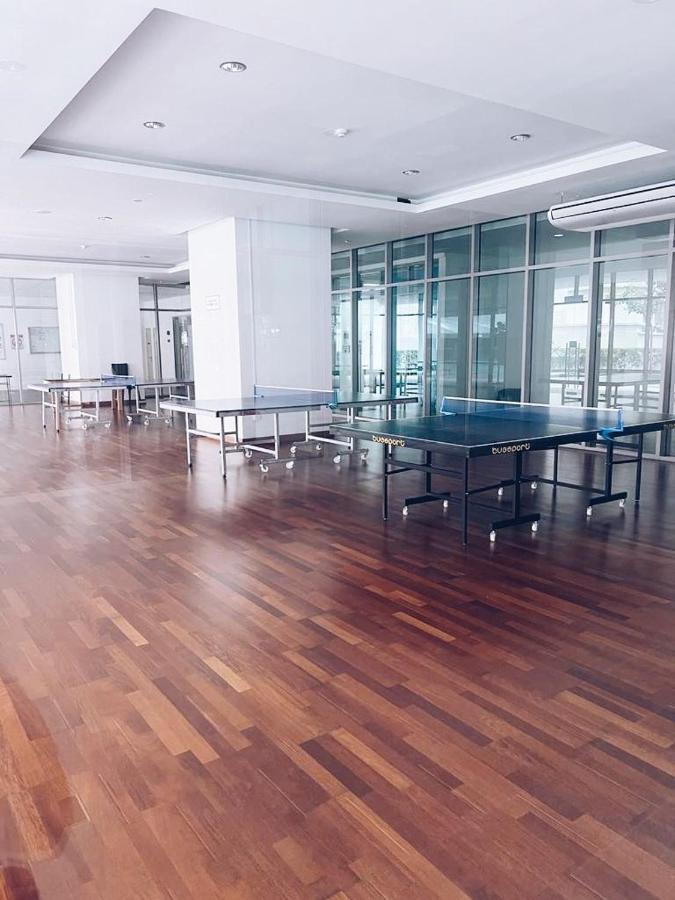 Connected Train 3 Bedrooms - Above Klgateway Mall 14 Куала-Лумпур Экстерьер фото