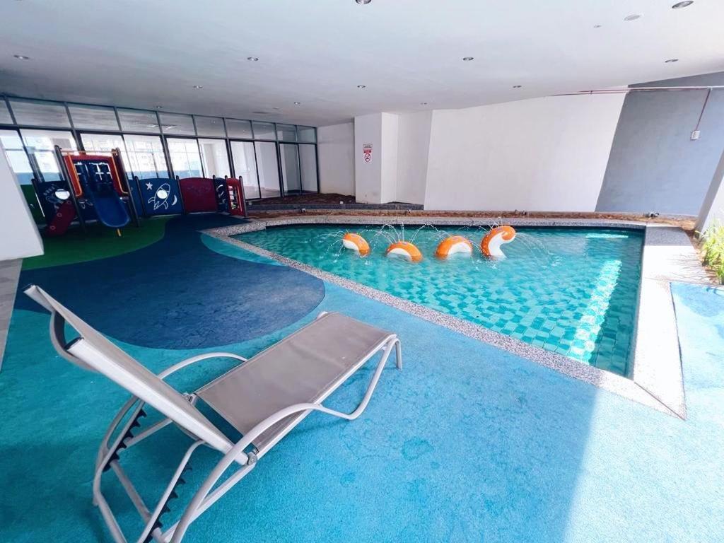 Connected Train 3 Bedrooms - Above Klgateway Mall 14 Куала-Лумпур Экстерьер фото