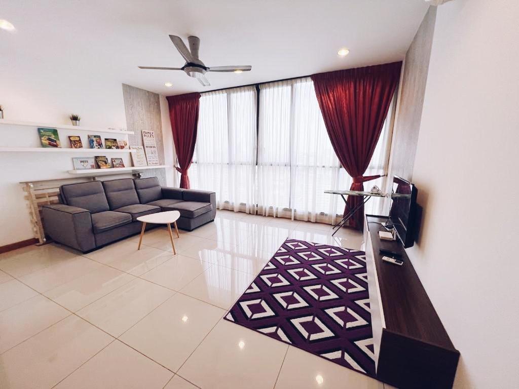 Connected Train 3 Bedrooms - Above Klgateway Mall 14 Куала-Лумпур Экстерьер фото